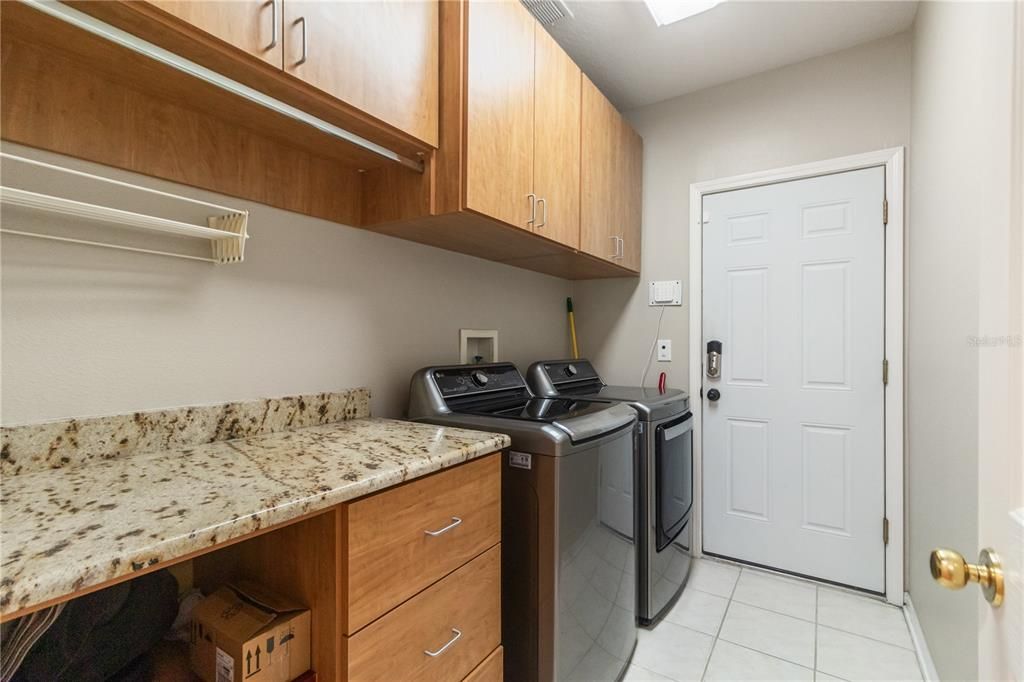 Active With Contract: $854,800 (4 beds, 3 baths, 2865 Square Feet)