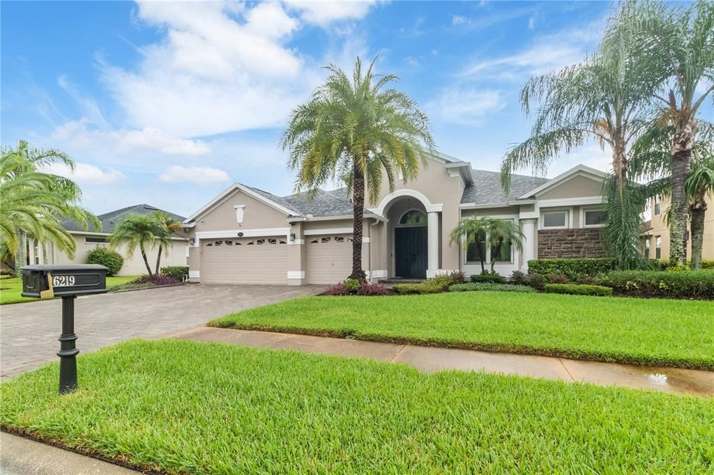 Active With Contract: $854,800 (4 beds, 3 baths, 2865 Square Feet)