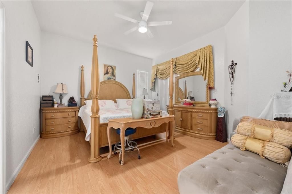 For Sale: $470,000 (4 beds, 2 baths, 2287 Square Feet)