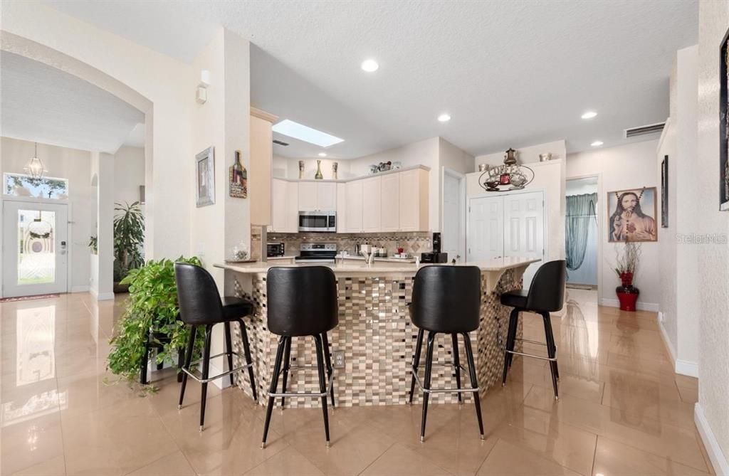 For Sale: $470,000 (4 beds, 2 baths, 2287 Square Feet)