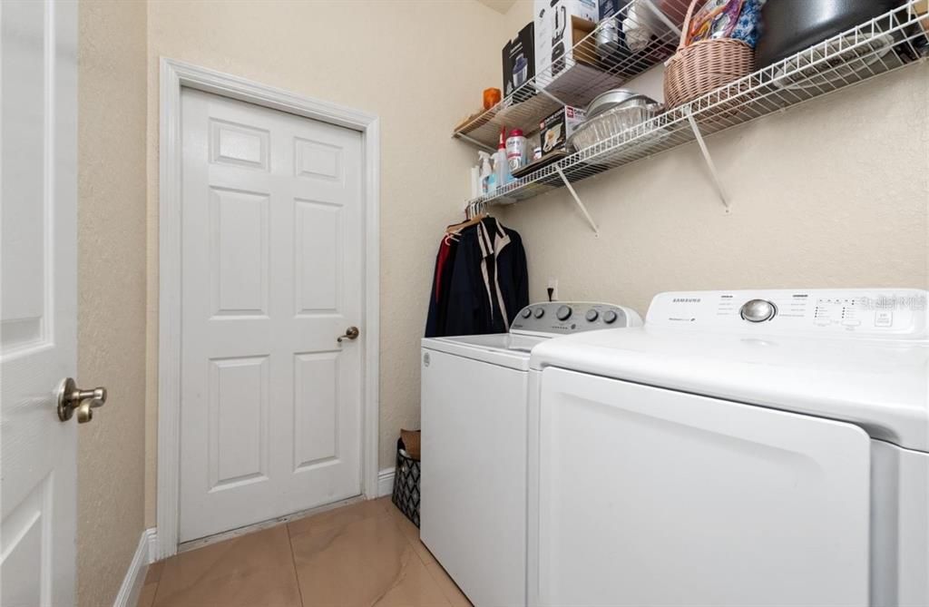 For Sale: $470,000 (4 beds, 2 baths, 2287 Square Feet)