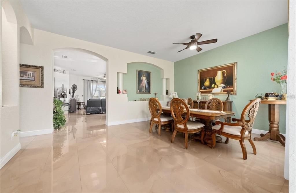 For Sale: $470,000 (4 beds, 2 baths, 2287 Square Feet)