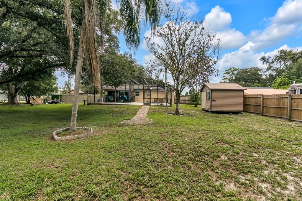 Под контрактом: $395,000 (3 спален, 2 ванн, 1176 Квадратных фут)