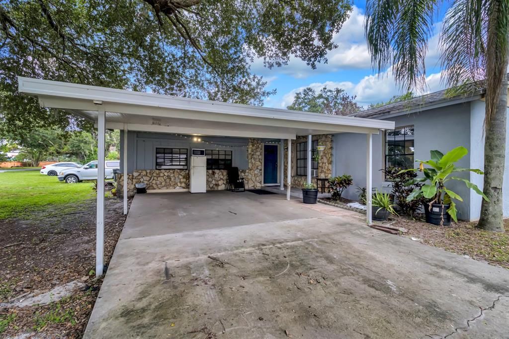 Под контрактом: $395,000 (3 спален, 2 ванн, 1176 Квадратных фут)