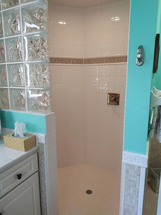 待售: $735,900 (4 贝兹, 2 浴室, 2344 平方英尺)