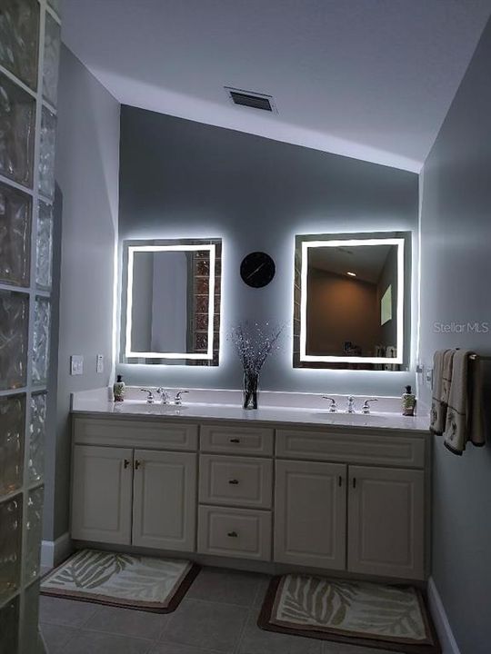 待售: $735,900 (4 贝兹, 2 浴室, 2344 平方英尺)