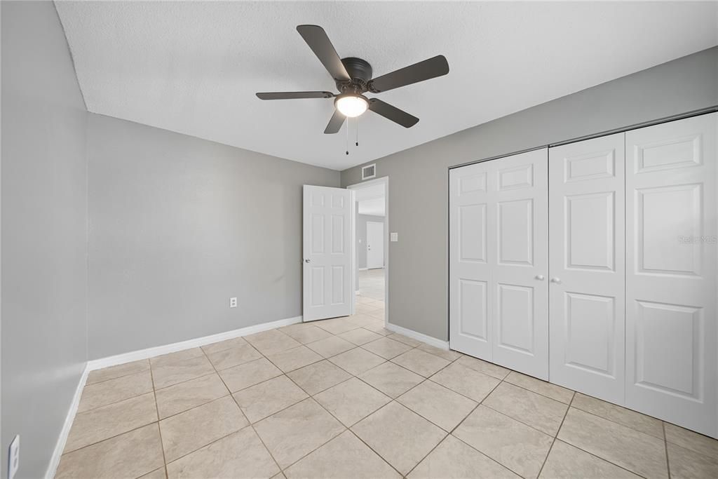 For Sale: $140,000 (2 beds, 1 baths, 899 Square Feet)