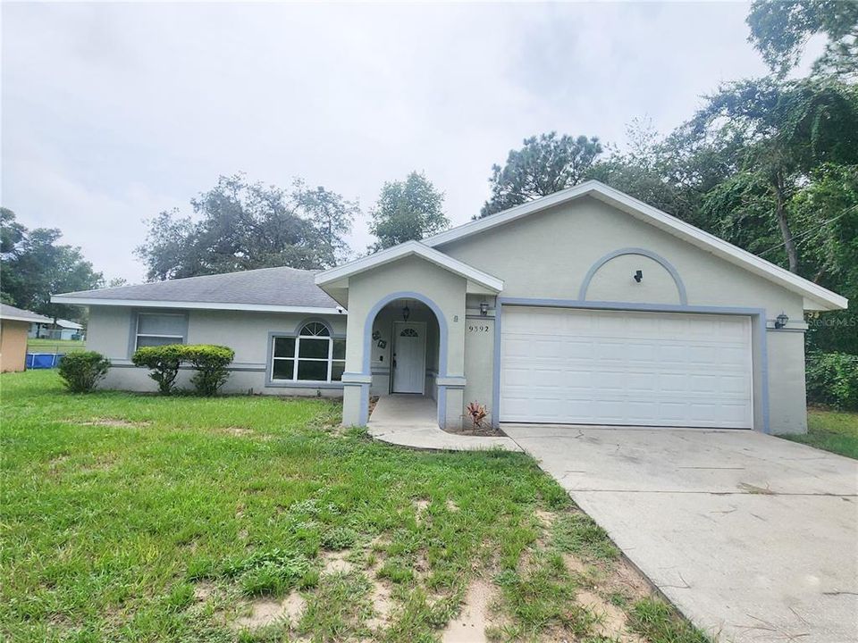 Recently Rented: $1,650 (3 beds, 2 baths, 1276 Square Feet)