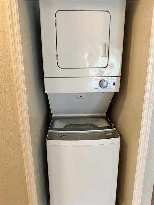 Activo con contrato: $1,690 (3 camas, 2 baños, 1200 Pies cuadrados)