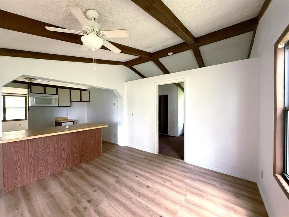 待售: $249,900 (3 贝兹, 2 浴室, 1152 平方英尺)