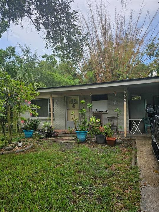 Recently Sold: $210,000 (2 beds, 1 baths, 816 Square Feet)