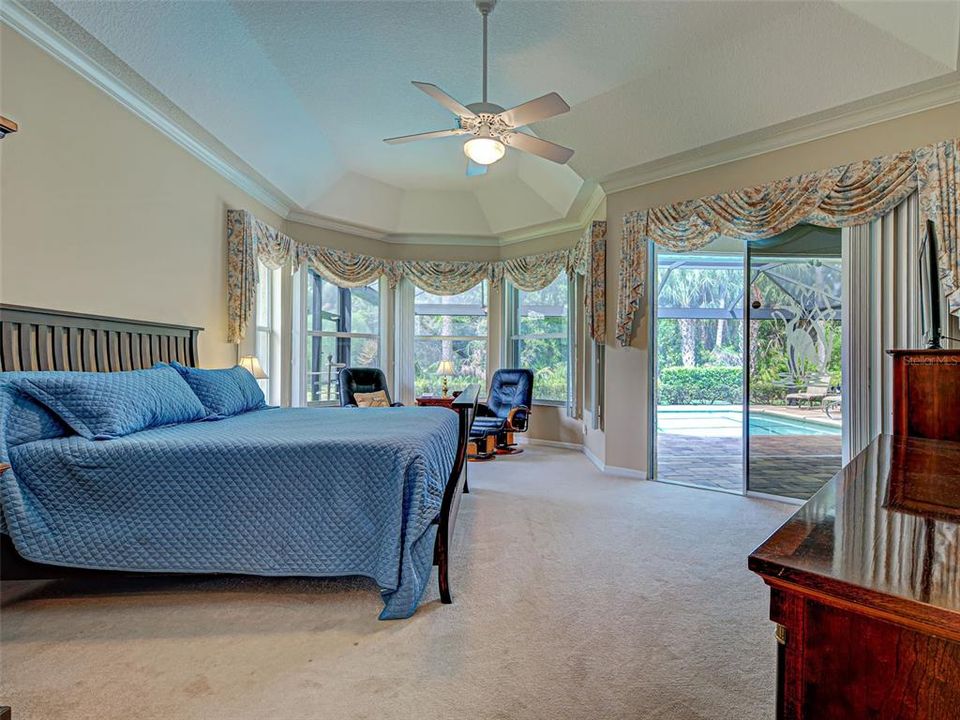 Activo con contrato: $724,000 (3 camas, 2 baños, 3041 Pies cuadrados)