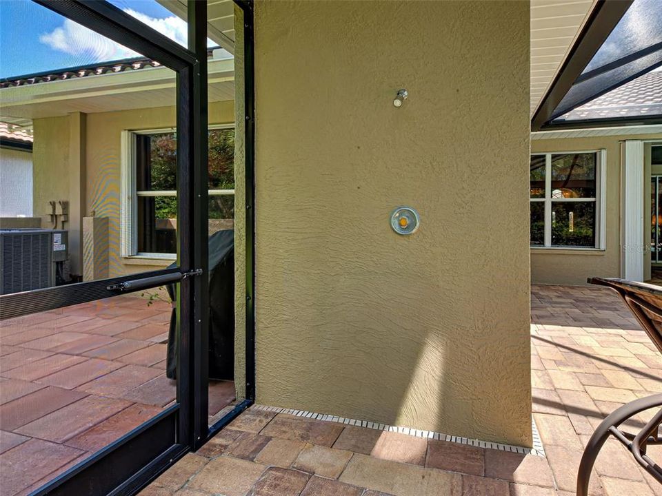 Activo con contrato: $724,000 (3 camas, 2 baños, 3041 Pies cuadrados)