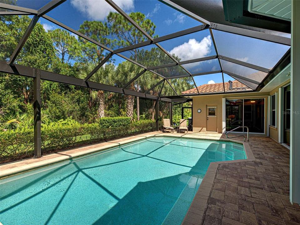 Activo con contrato: $724,000 (3 camas, 2 baños, 3041 Pies cuadrados)