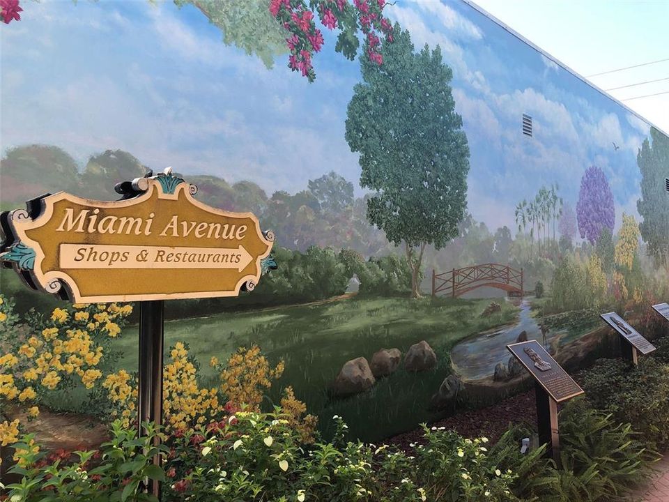 Activo con contrato: $724,000 (3 camas, 2 baños, 3041 Pies cuadrados)