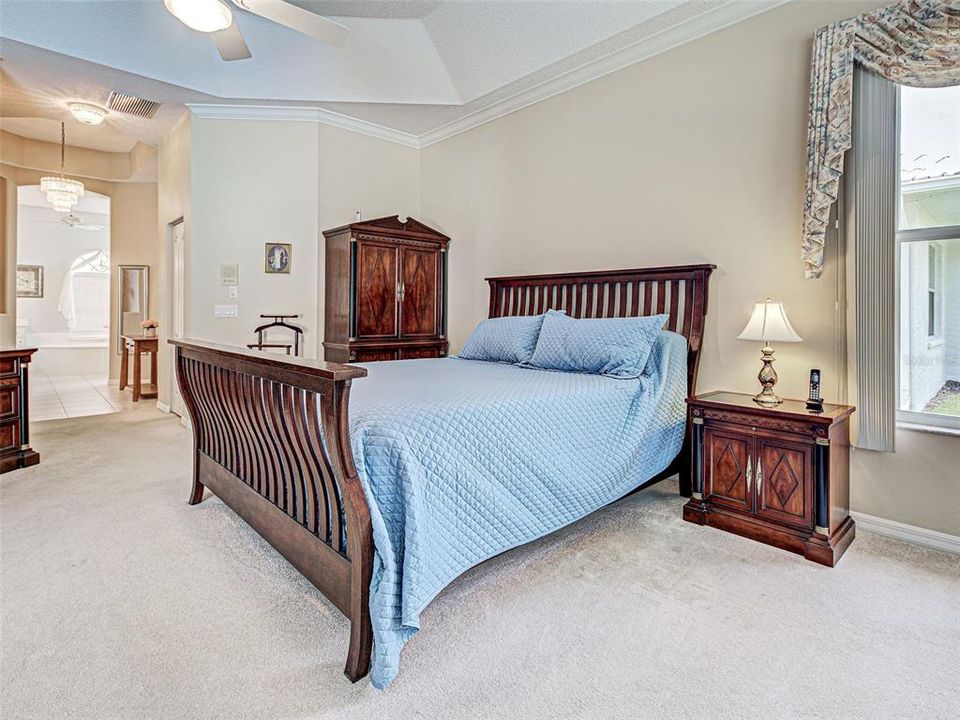 Activo con contrato: $724,000 (3 camas, 2 baños, 3041 Pies cuadrados)