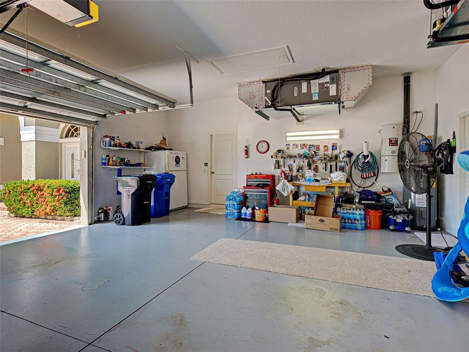 Activo con contrato: $724,000 (3 camas, 2 baños, 3041 Pies cuadrados)