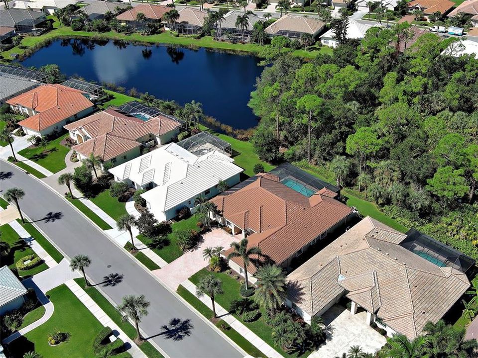 Activo con contrato: $724,000 (3 camas, 2 baños, 3041 Pies cuadrados)