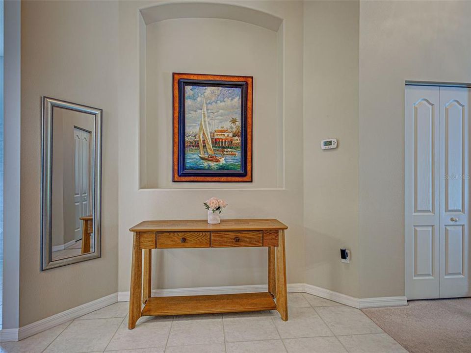 Activo con contrato: $724,000 (3 camas, 2 baños, 3041 Pies cuadrados)