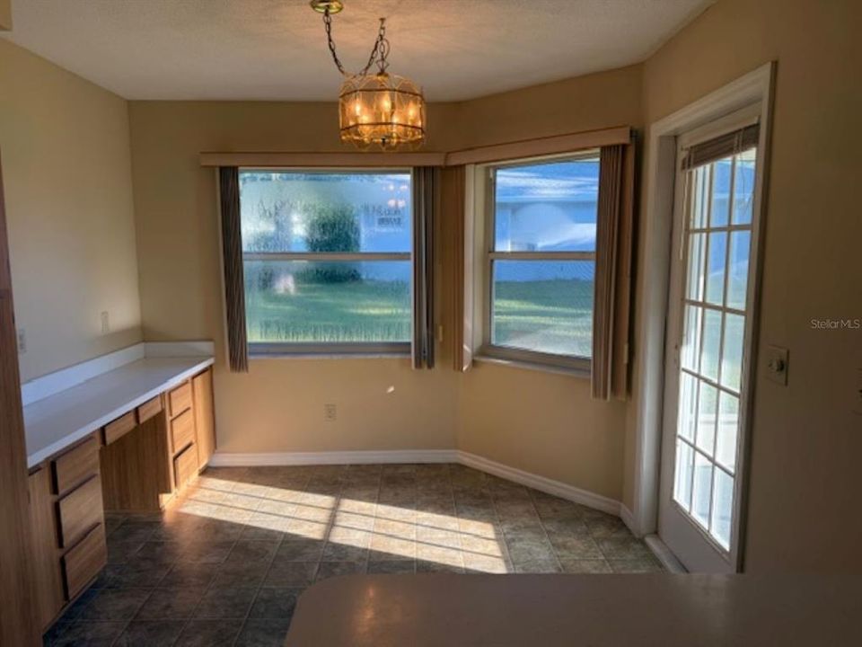 待售: $194,500 (2 贝兹, 2 浴室, 1437 平方英尺)