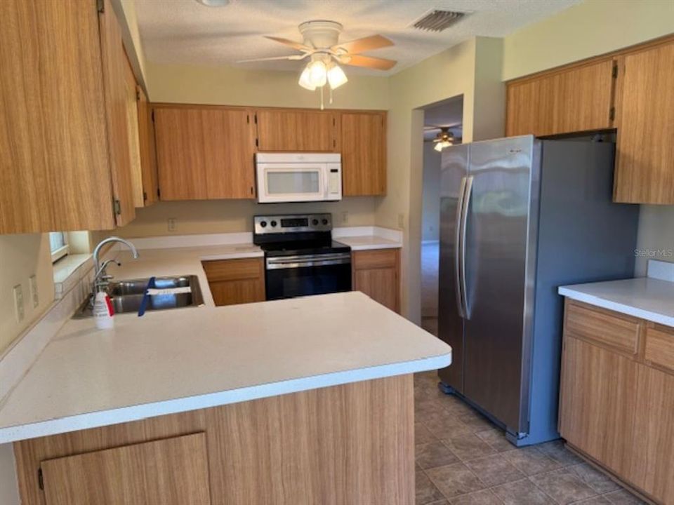 待售: $194,500 (2 贝兹, 2 浴室, 1437 平方英尺)