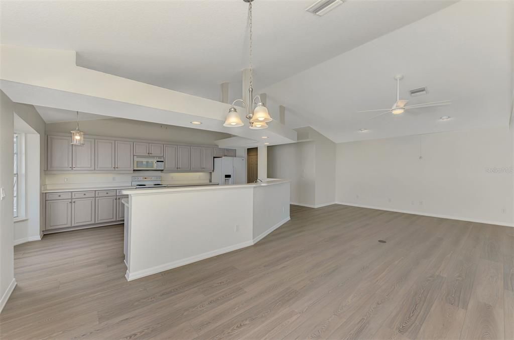 На продажу: $550,000 (2 спален, 2 ванн, 1322 Квадратных фут)