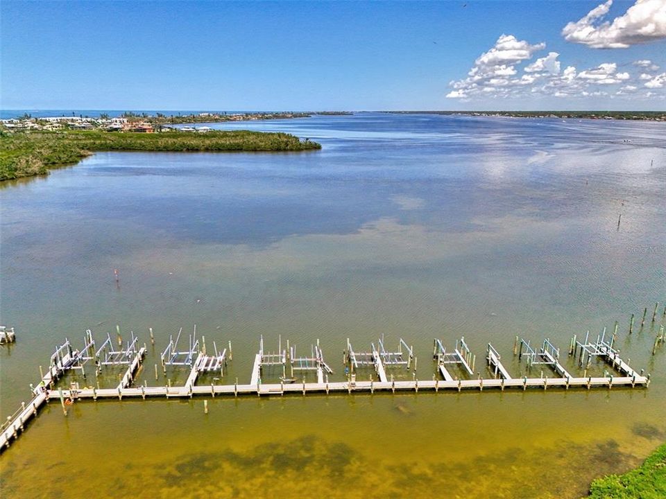 На продажу: $550,000 (2 спален, 2 ванн, 1322 Квадратных фут)