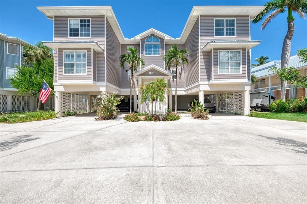 На продажу: $550,000 (2 спален, 2 ванн, 1322 Квадратных фут)