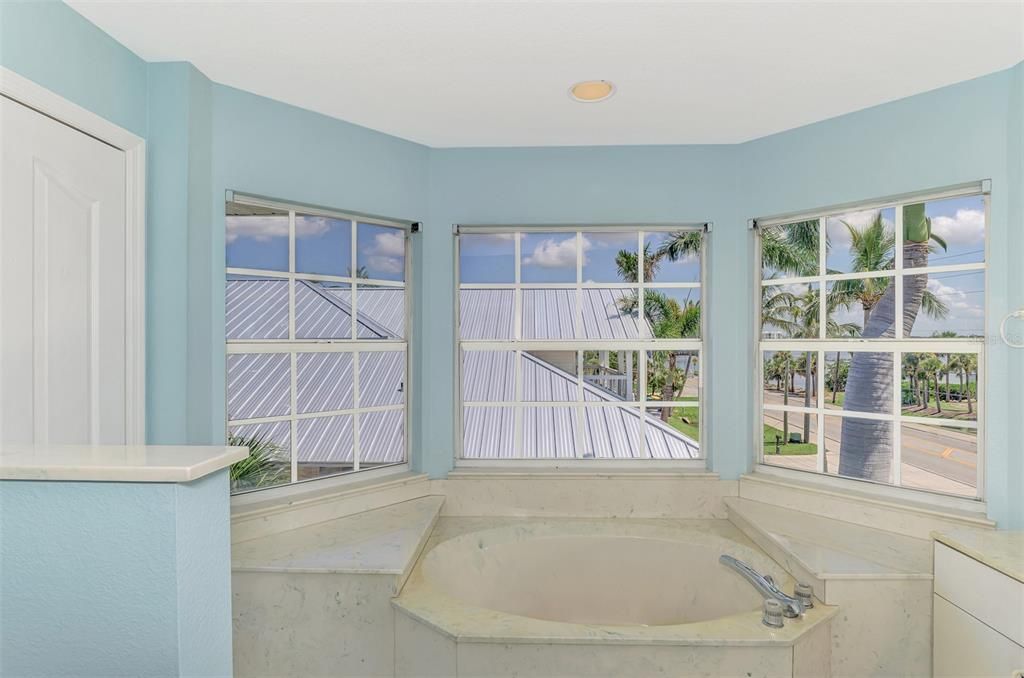 На продажу: $550,000 (2 спален, 2 ванн, 1322 Квадратных фут)