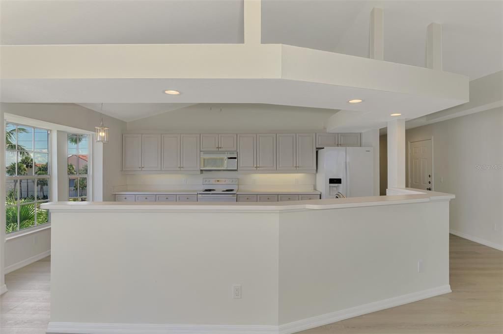 На продажу: $550,000 (2 спален, 2 ванн, 1322 Квадратных фут)