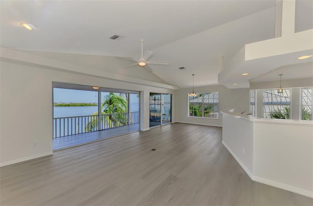 На продажу: $550,000 (2 спален, 2 ванн, 1322 Квадратных фут)