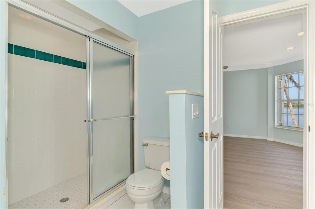 На продажу: $550,000 (2 спален, 2 ванн, 1322 Квадратных фут)