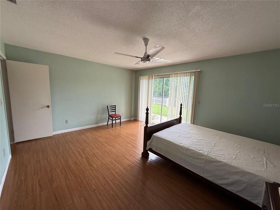 出租: $1,800 (2 贝兹, 2 浴室, 1418 平方英尺)