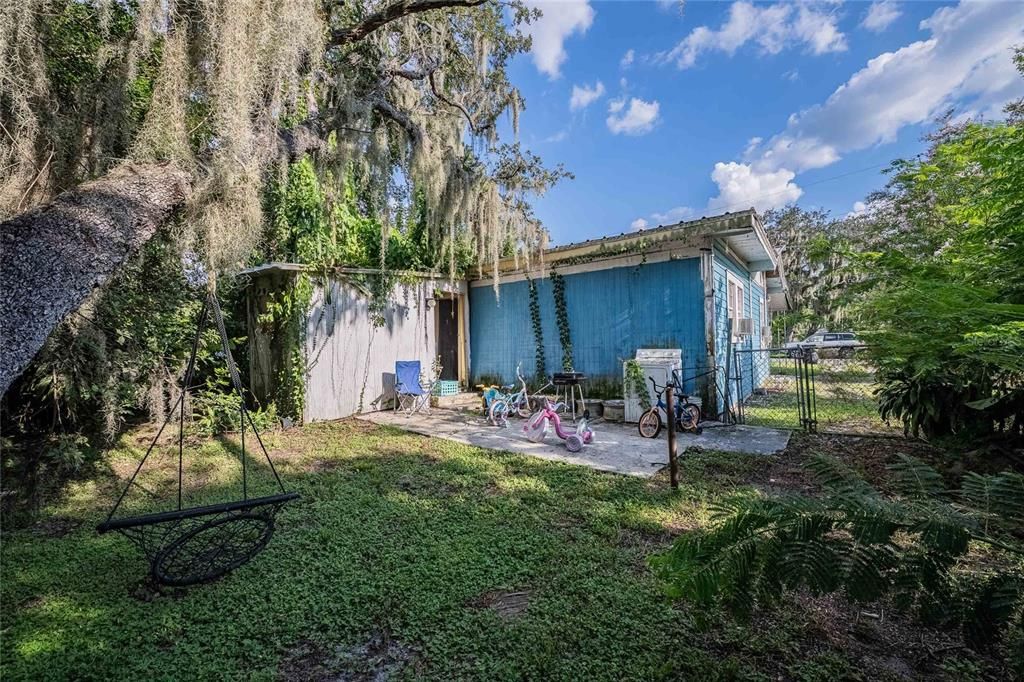 Active With Contract: $119,000 (3 beds, 1 baths, 754 Square Feet)