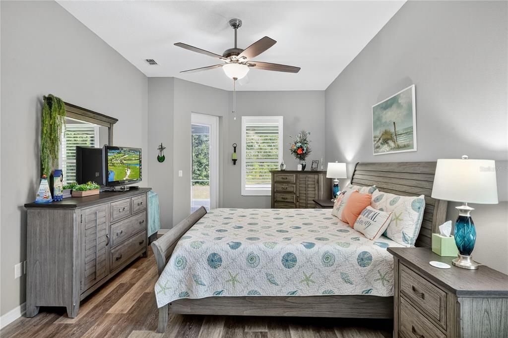 Active With Contract: $384,900 (3 beds, 2 baths, 2053 Square Feet)