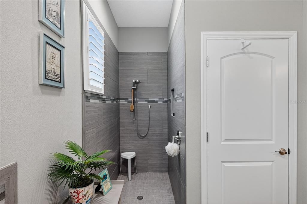 Active With Contract: $384,900 (3 beds, 2 baths, 2053 Square Feet)