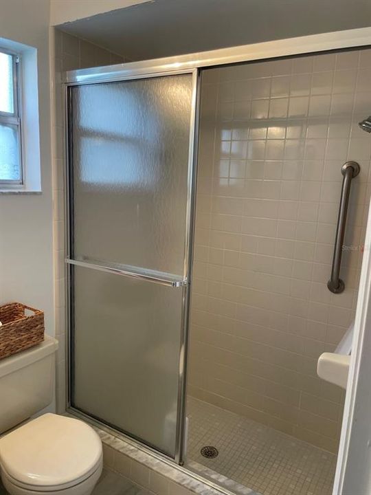 For Sale: $300,000 (3 beds, 2 baths, 1044 Square Feet)