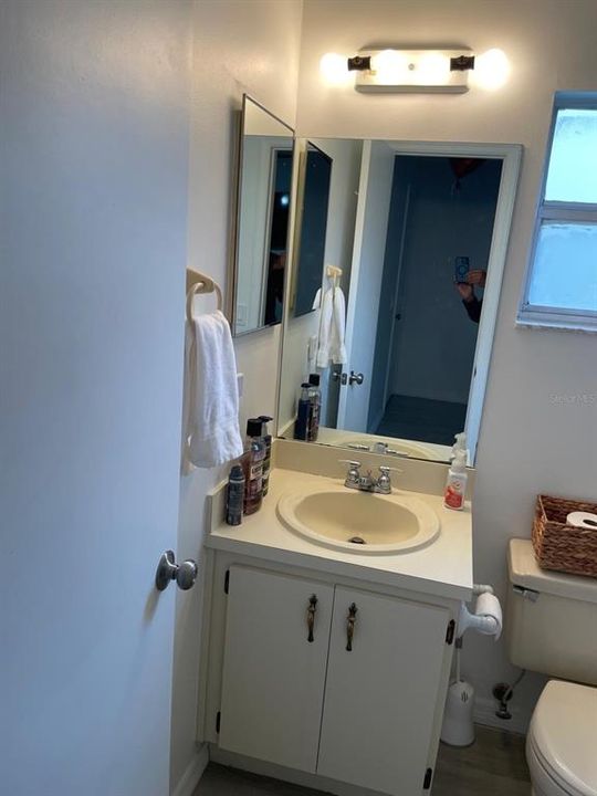 For Sale: $300,000 (3 beds, 2 baths, 1044 Square Feet)