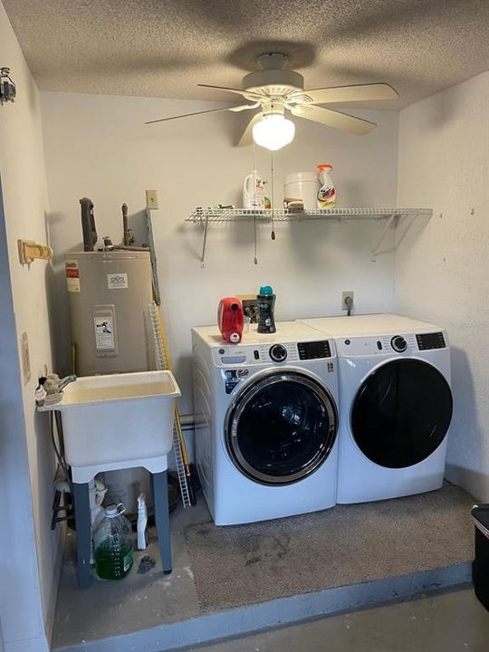 For Sale: $300,000 (3 beds, 2 baths, 1044 Square Feet)