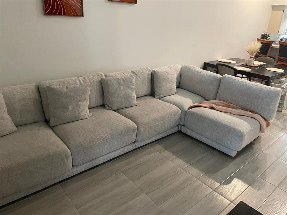 For Sale: $300,000 (3 beds, 2 baths, 1044 Square Feet)