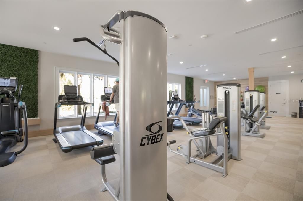 合同活跃: $699,000 (4 贝兹, 2 浴室, 1999 平方英尺)