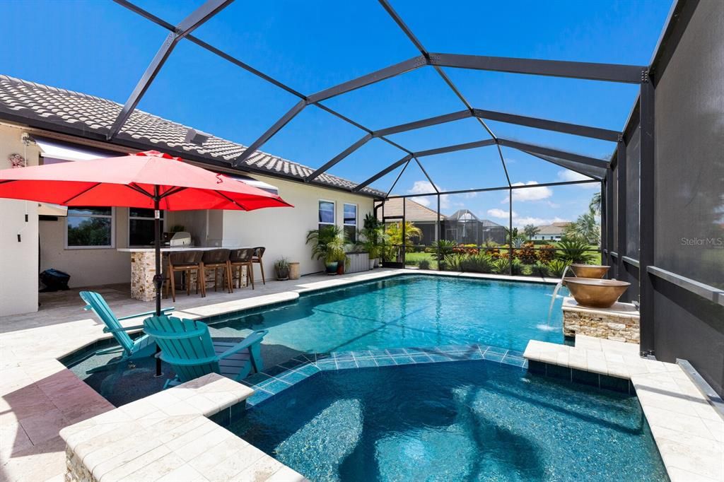 合同活跃: $699,000 (4 贝兹, 2 浴室, 1999 平方英尺)