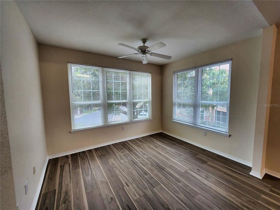 Active With Contract: $1,900 (2 beds, 2 baths, 1209 Square Feet)