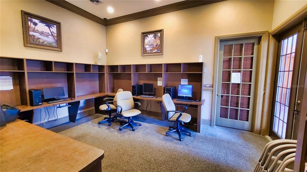 Active With Contract: $1,900 (2 beds, 2 baths, 1209 Square Feet)