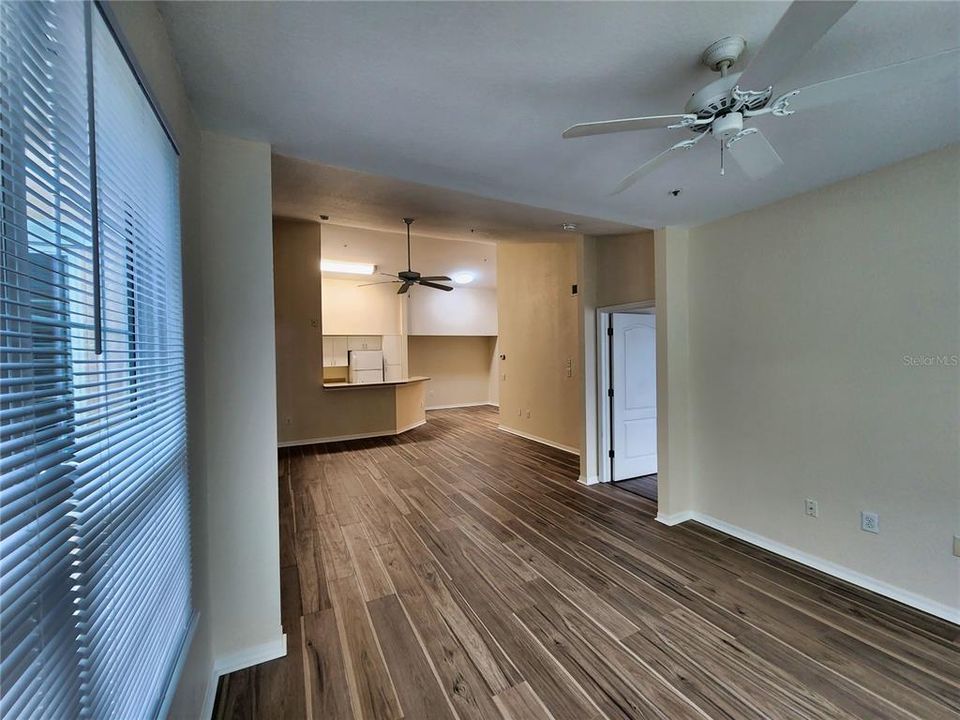 Active With Contract: $1,900 (2 beds, 2 baths, 1209 Square Feet)