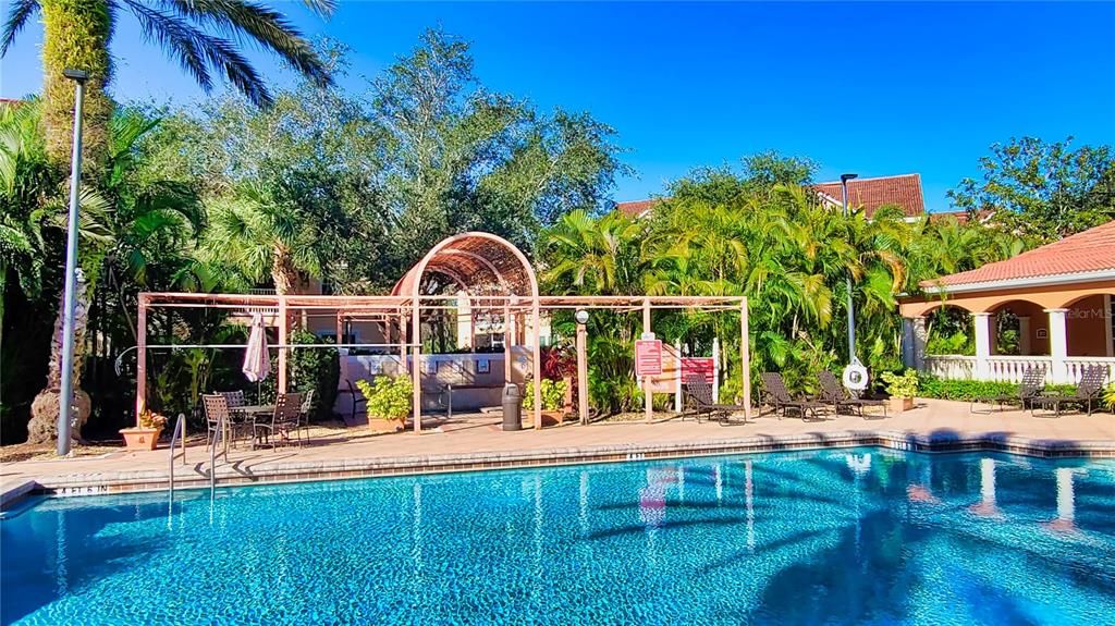 Active With Contract: $1,900 (2 beds, 2 baths, 1209 Square Feet)