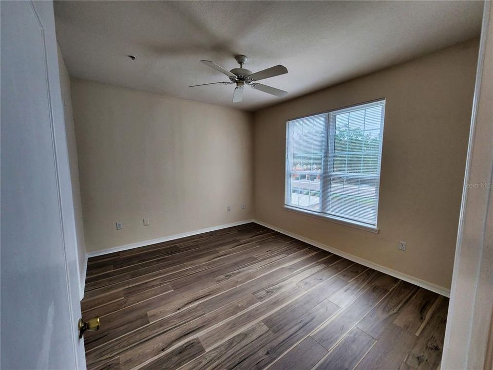 Active With Contract: $1,900 (2 beds, 2 baths, 1209 Square Feet)
