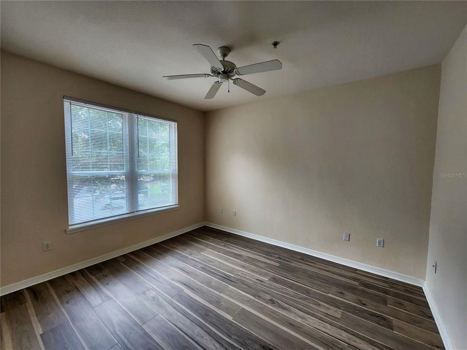 Active With Contract: $1,900 (2 beds, 2 baths, 1209 Square Feet)