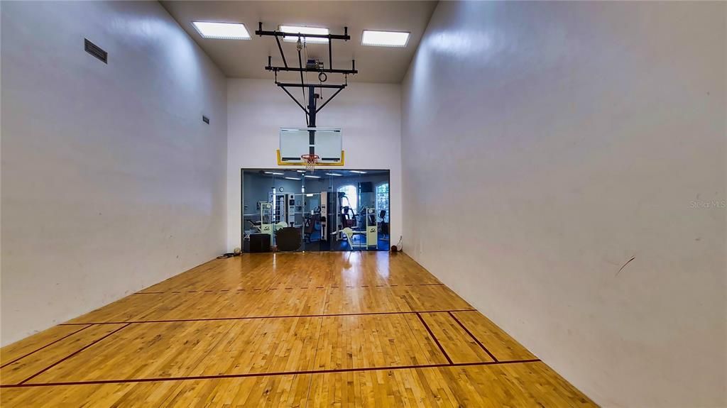 Active With Contract: $1,900 (2 beds, 2 baths, 1209 Square Feet)