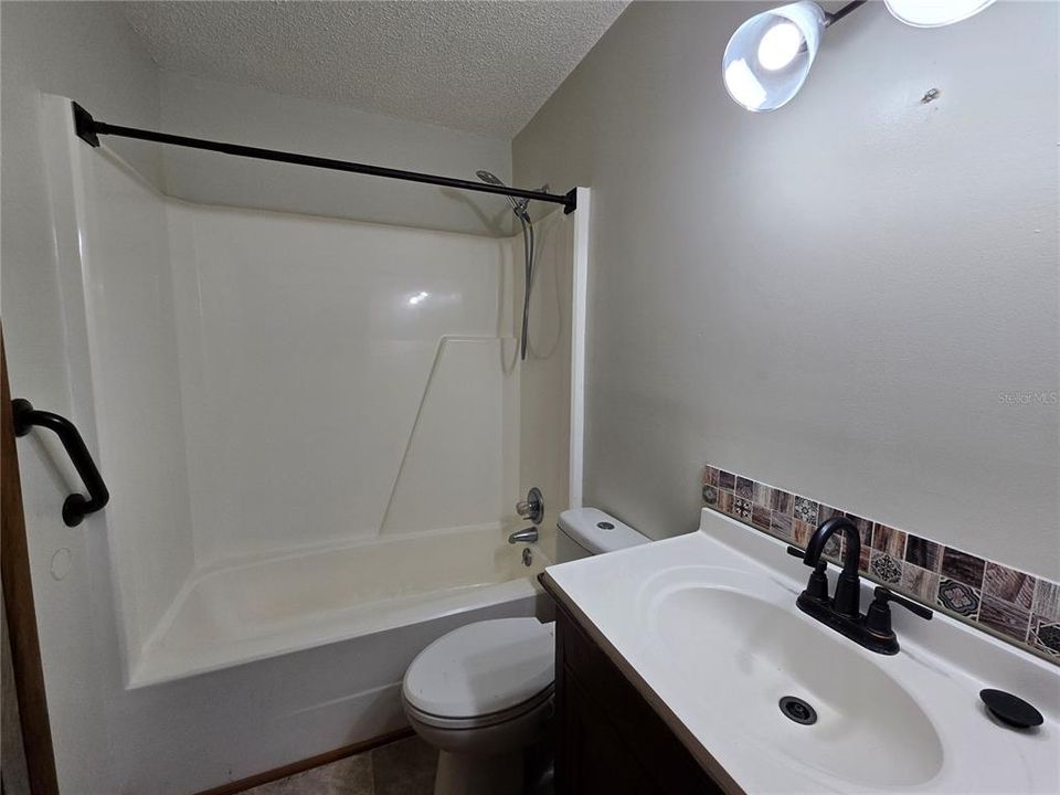 For Sale: $169,900 (3 beds, 2 baths, 1572 Square Feet)